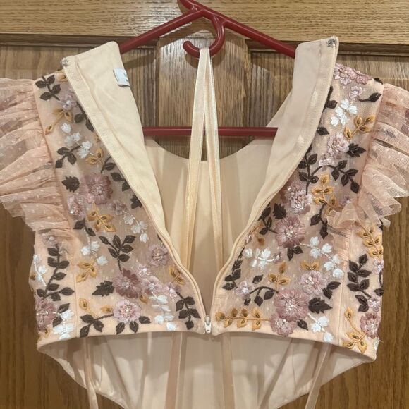 Mac Duggal Floral Embroidered Tulle Gown Sz 6 Peach Pink Tiered Maxi Dress - Picture 12 of 13